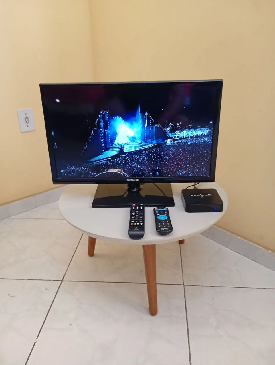 Vendo tv 27 polegadas Samsung LCD  - Foto 4