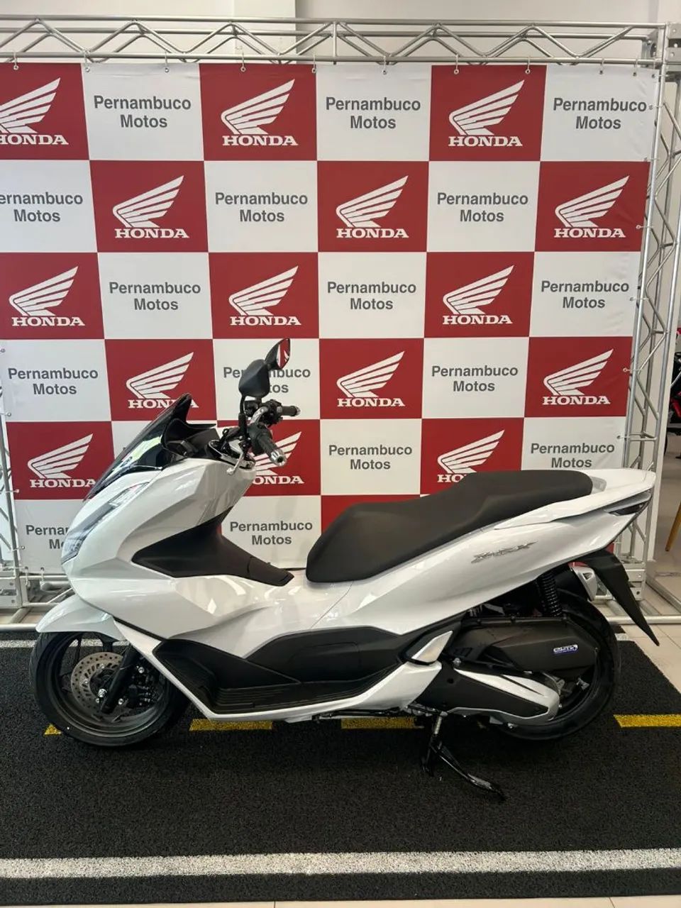 PCX branca, 160 / 26/27 zero. Moto emplacada  - Foto 2