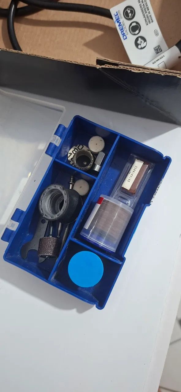 Micro Retífica Dremel 3000 - Com Extensor - 82 acessórios. - Foto 3