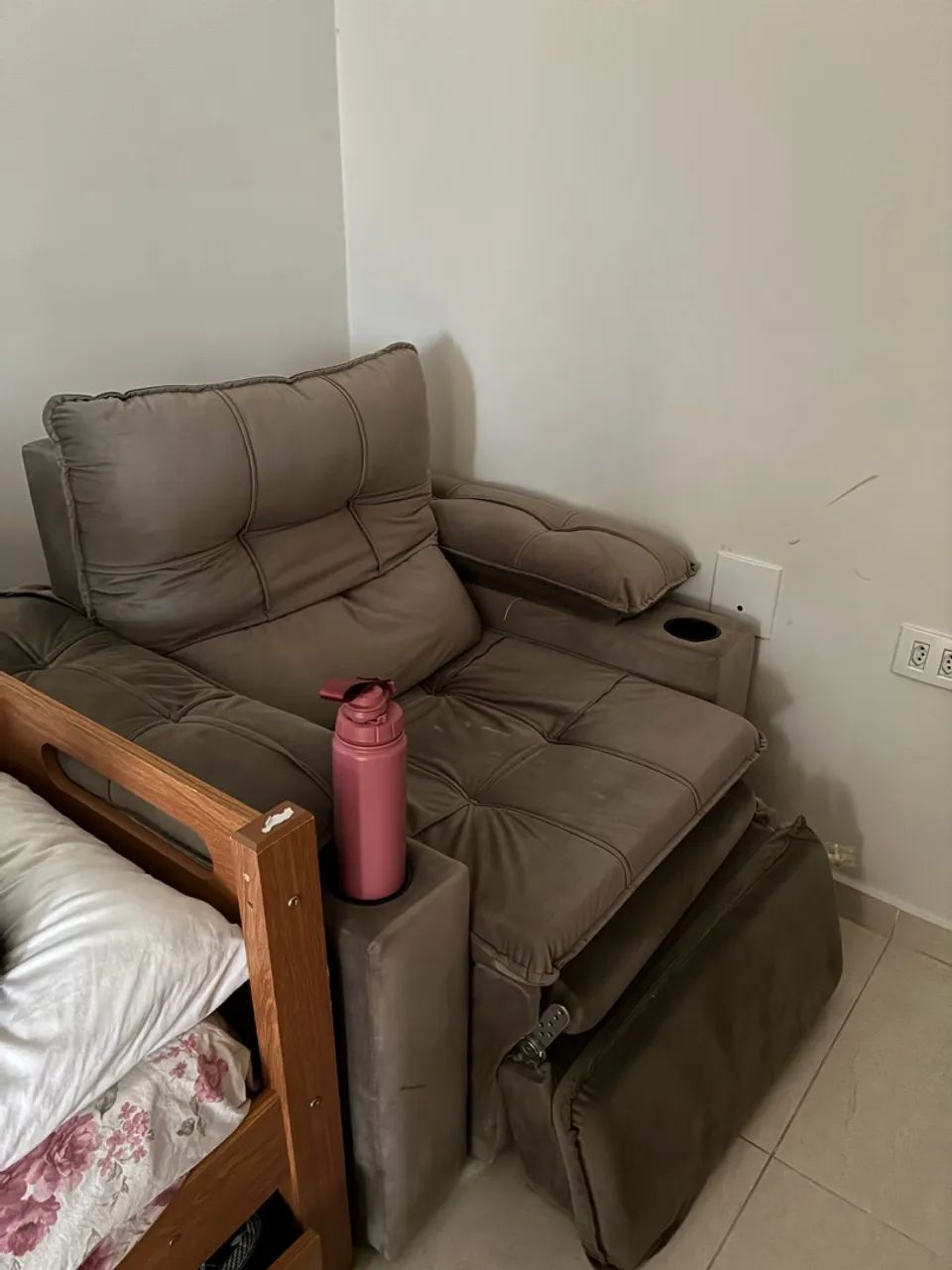 Poltrona reclinável vovô ou amamentação. - Foto 5