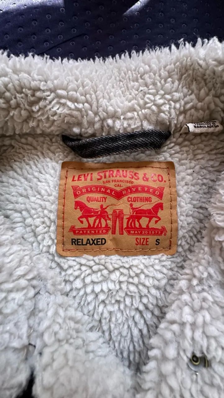 Jaqueta Levi's Relaxed Fit Sherpa Trucker - Foto 4