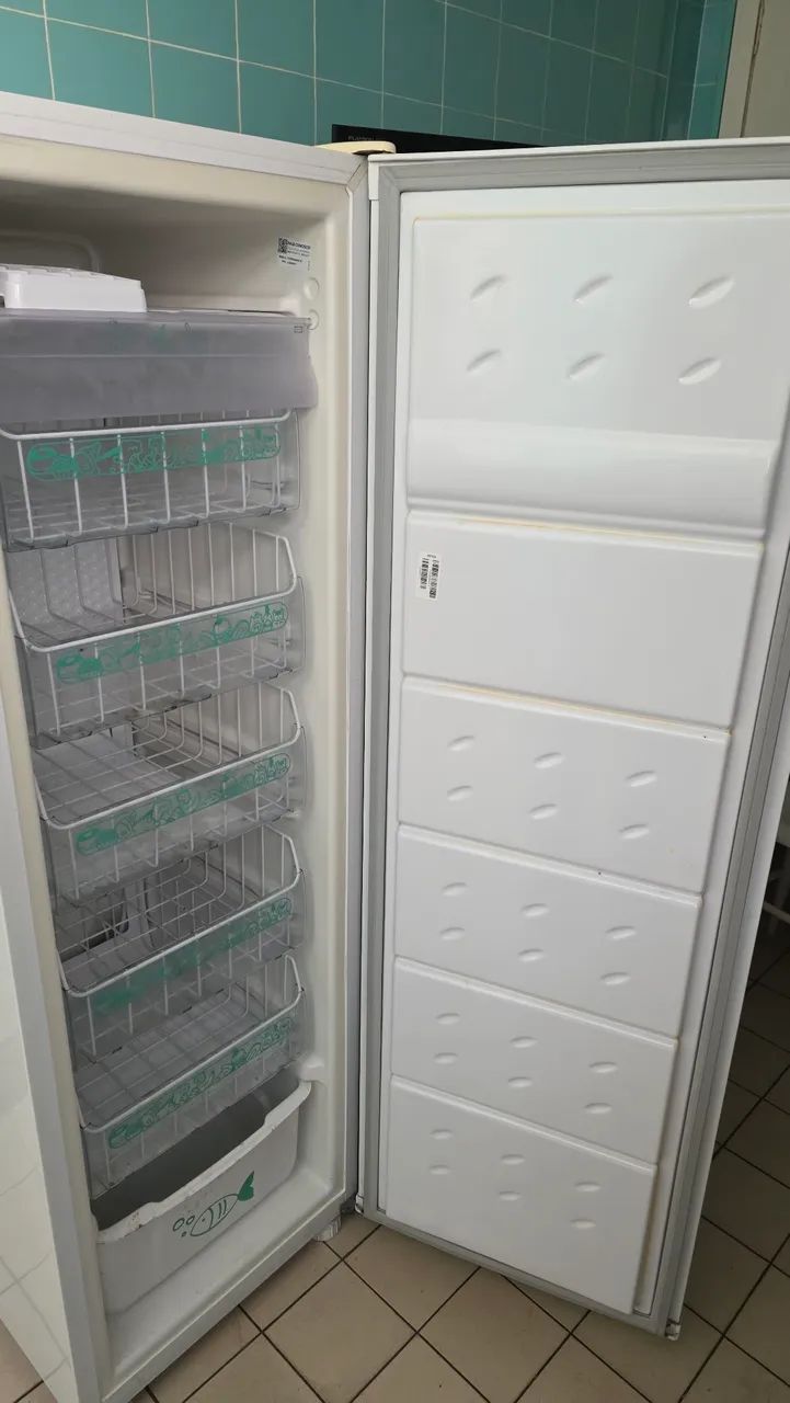Freezer vertical Consul 142 litros em excelente estado 127v