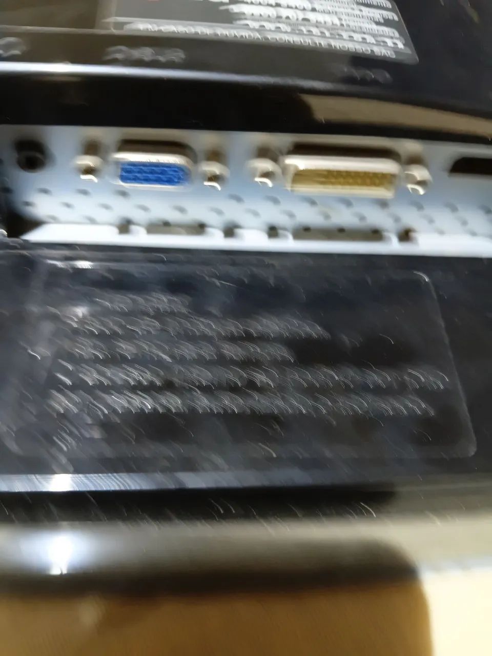 Vende-se esse monitor 22 polegadas ficou vom essas listas - Foto 4