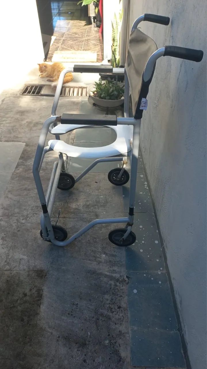 Cadeira de rodas para banho - Foto 3