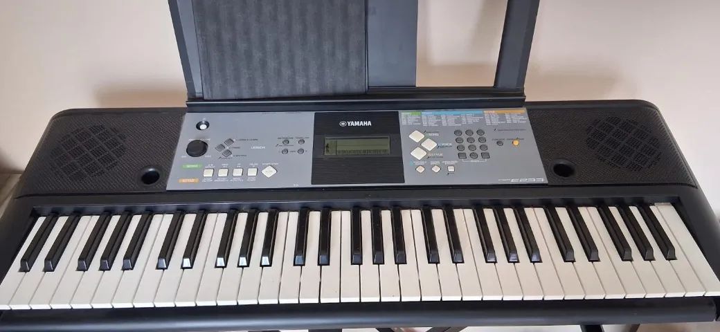 Teclado Yamaha PSR-E233 - Foto 4