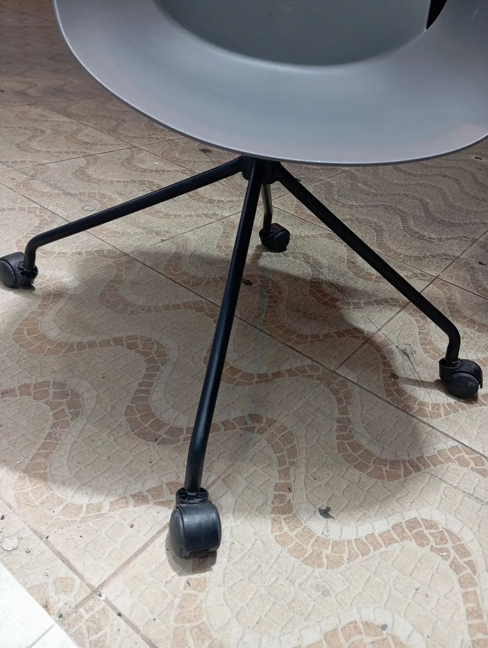2 cadeiras para escritório, recepção e sala.  - Foto 3