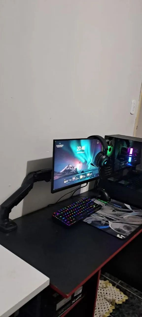 GAMING PC (RUNS EVERYTHING)405754728929699841