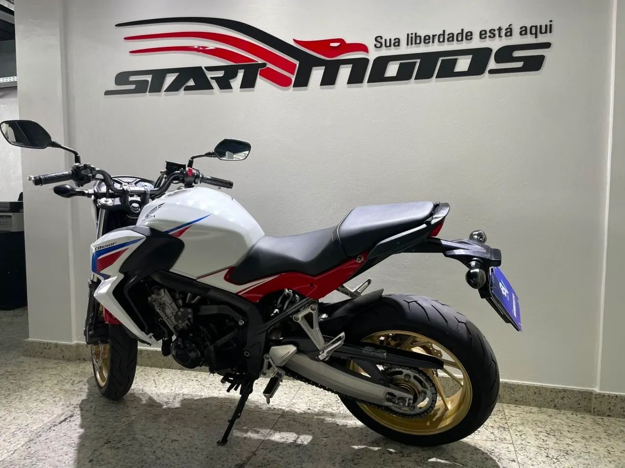 HONDA CB650F 2015 - Foto 4