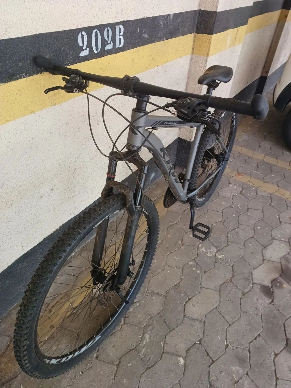Vende-se Bicicleta  Aro 29 Freio a disco - Foto 2