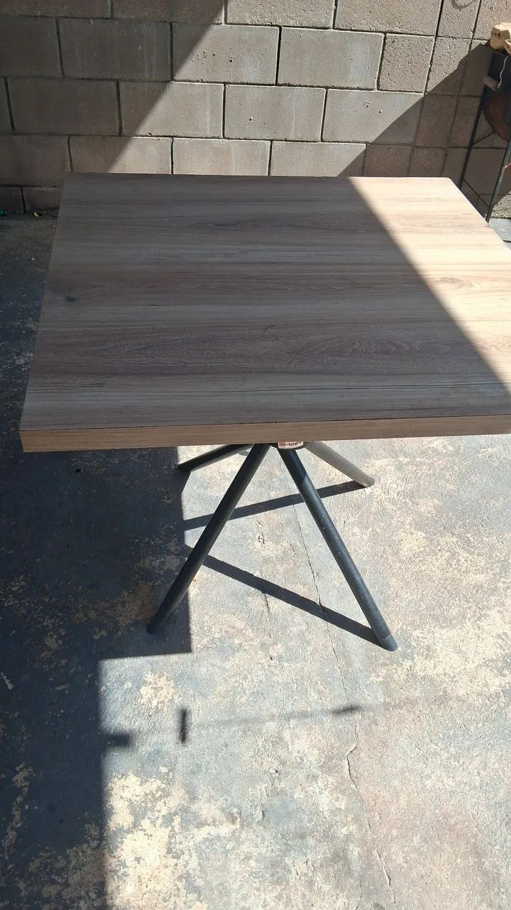 Mesa pequena com 4 cadeiras - Foto 3