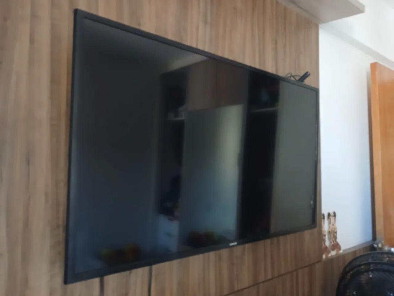 TV Samsung 43' com defeito