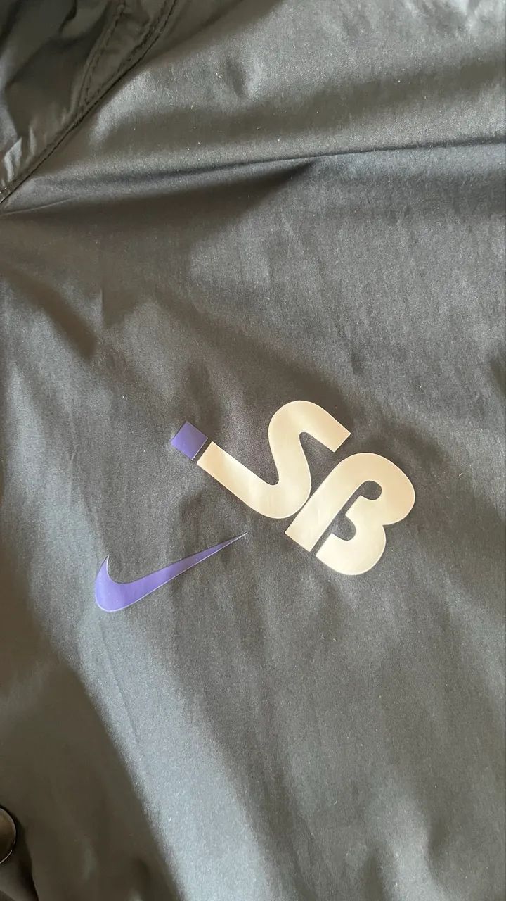 Jaqueta Corta Vento - Nike SB impermeável  - Foto 3