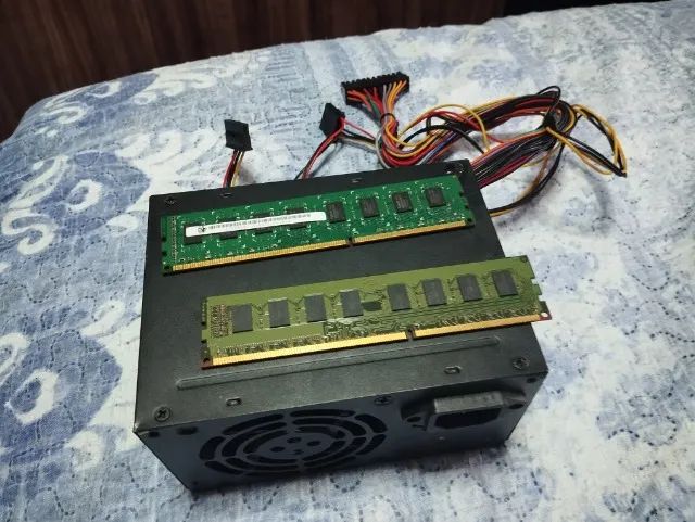 DDR3 2 pentes de 2 GB e fonte.. 
