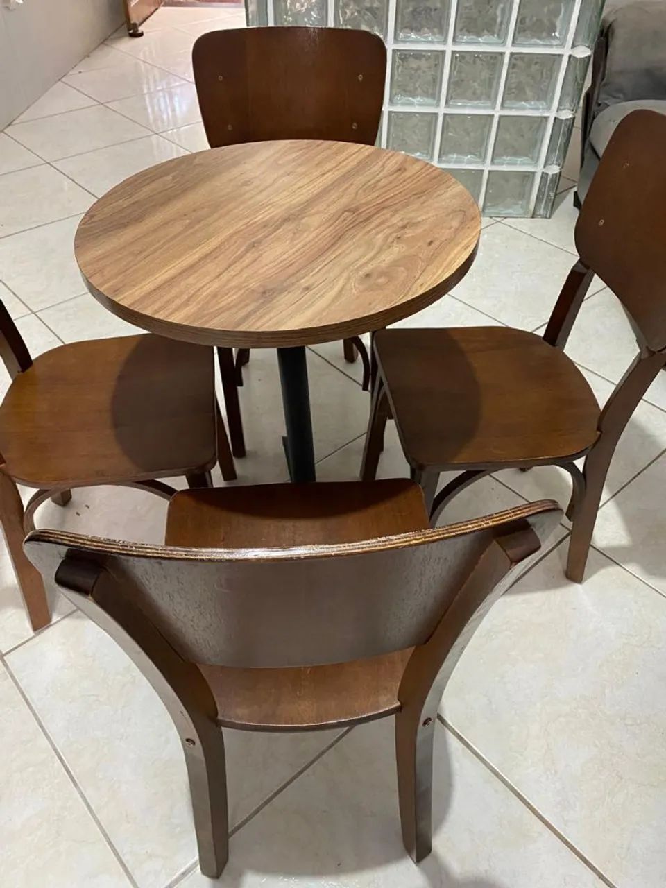 Mesa e cadeiras  - Foto 3