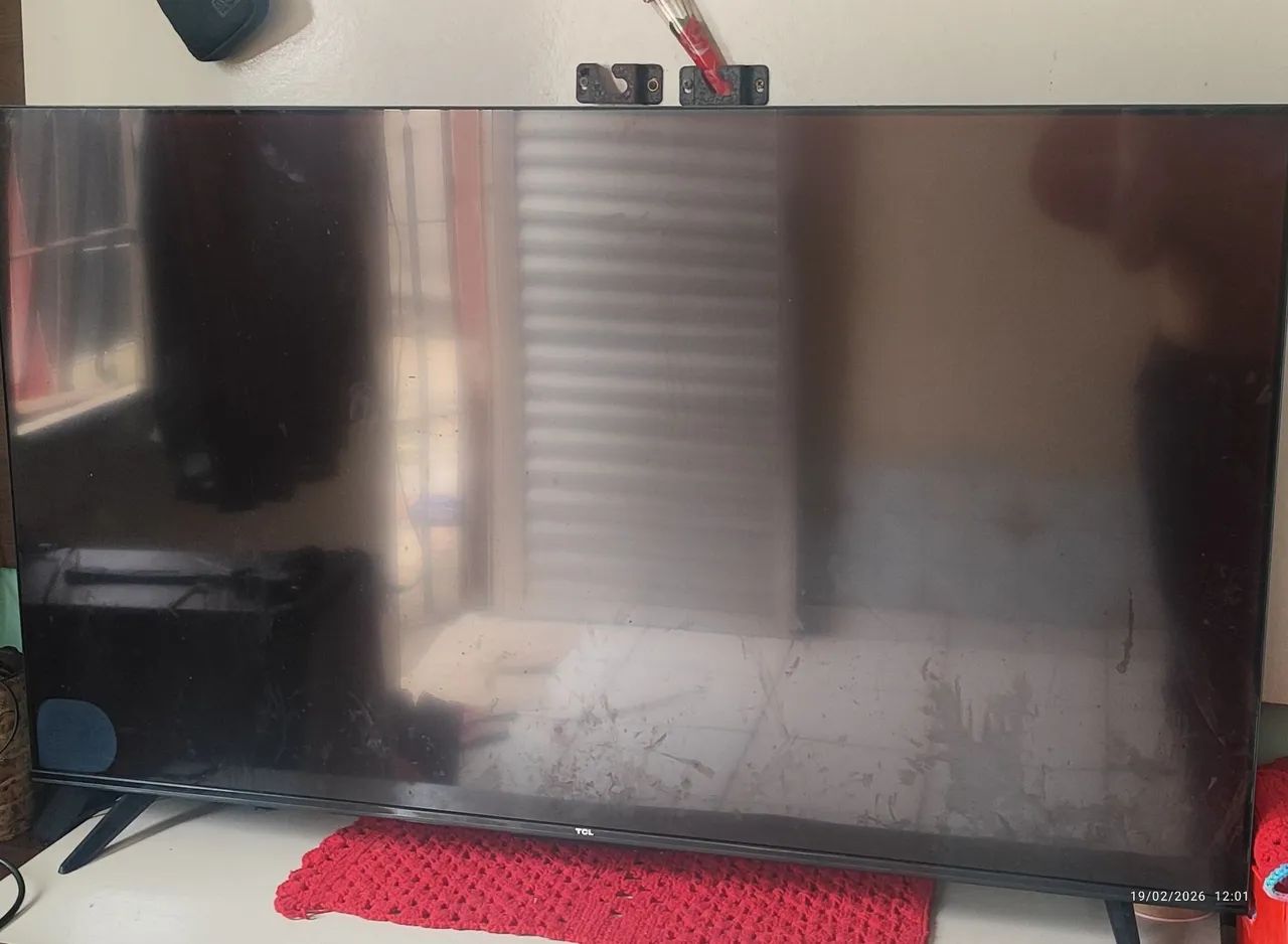 Tv ( retirada de peça)