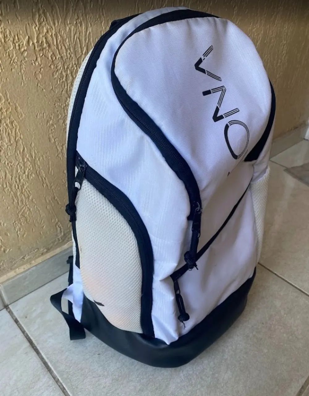 Mochila KONA PLUS Branco/Preto - Foto 4