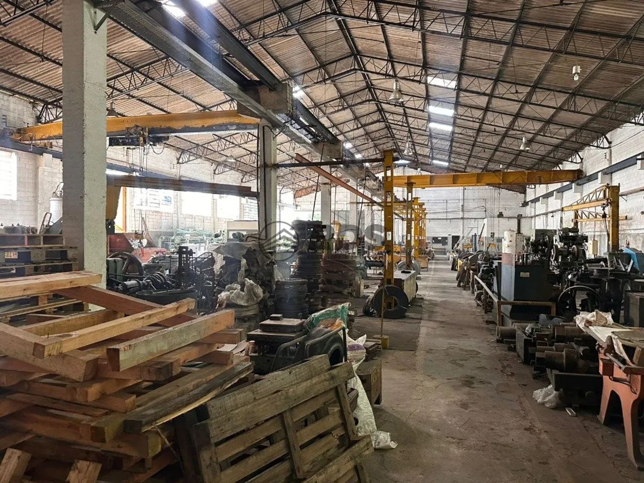 GALPÃO INDUSTRIAL COM 02 PONTES ROLANTES!! - Foto 4