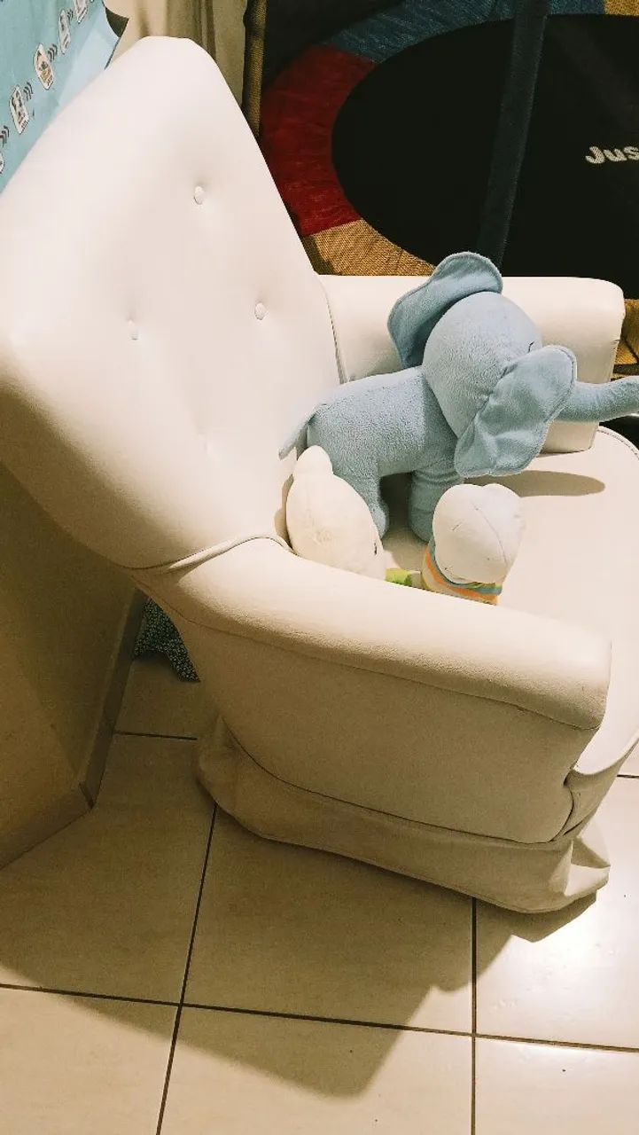 Poltrona de Amamentação de Balanço com Puff - Foto 3