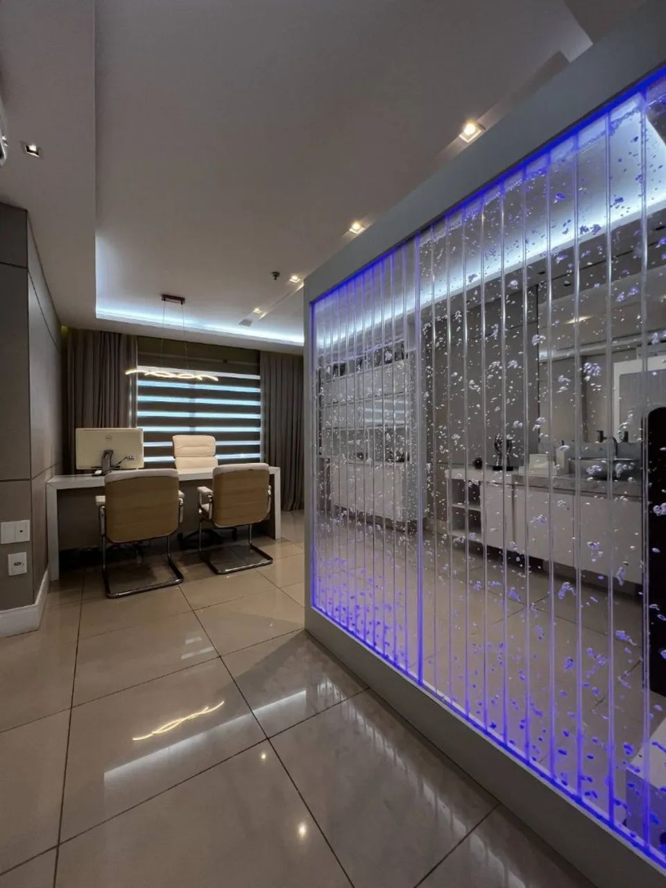 SALA COMERCIAL COM 128m² NO JARACATY - SÃO LUÍS.