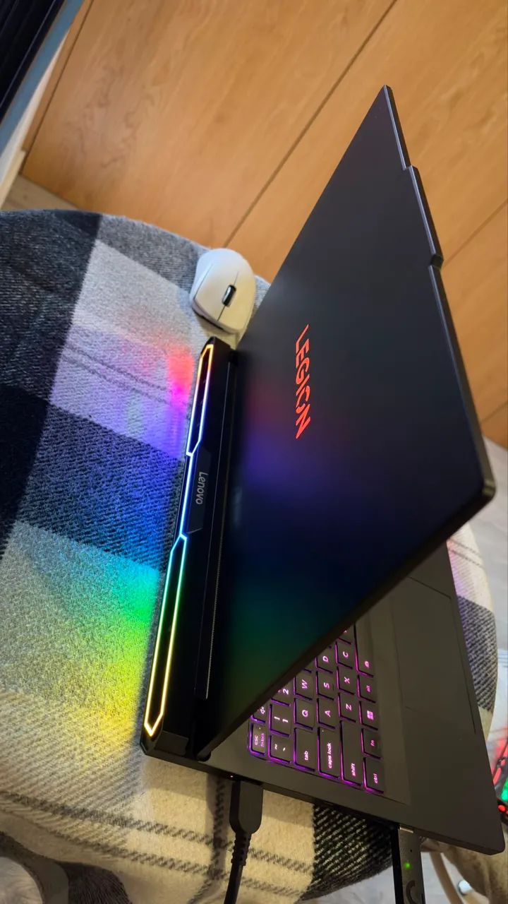 Notebook Lenovo Legion Pro 7i RTX 5080 32GB - Foto 5