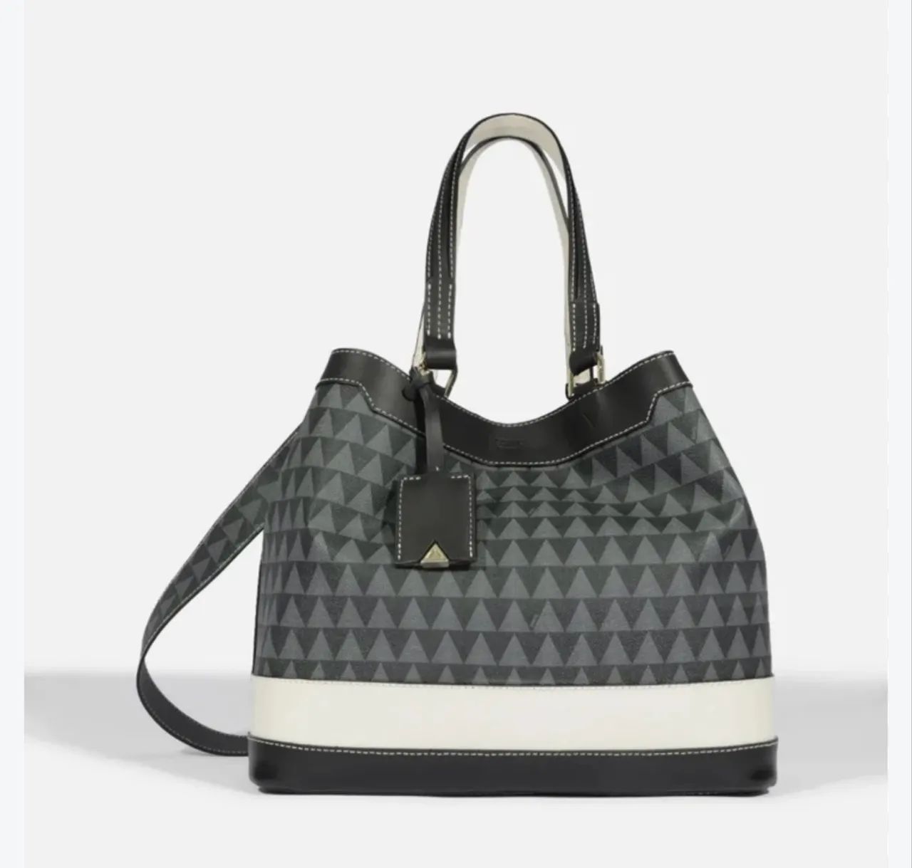 Bolsa Schutz triangle preta  em ótimo estado  - Foto 2