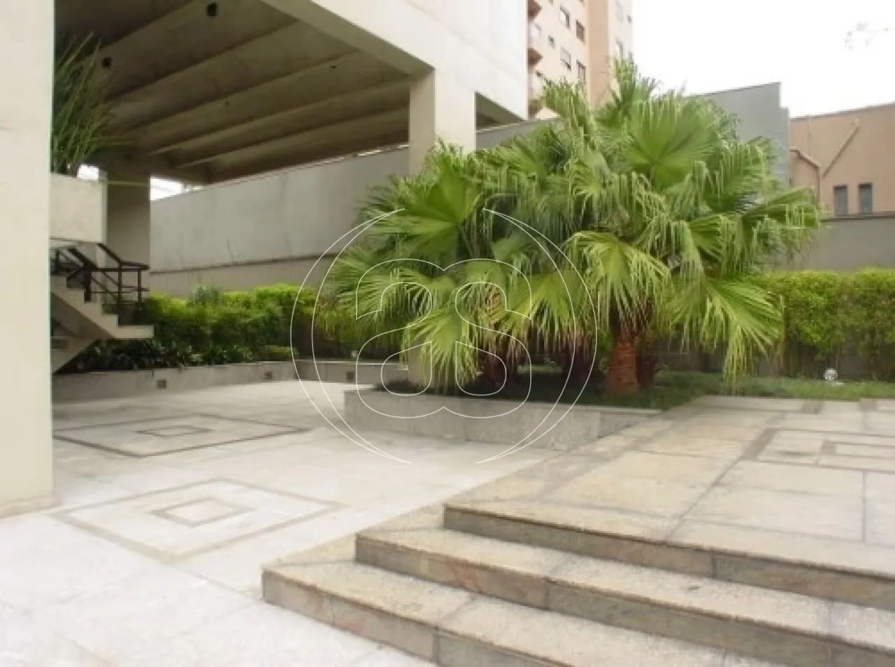 APARTAMENTO DUPLEX COM VISTA PARA O VERDE! VENDE! - Foto 3