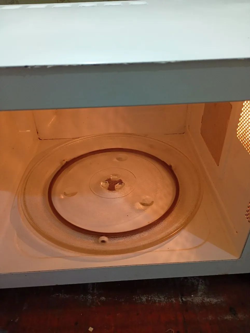 Microondas Electrolux 31 litros - Foto 4