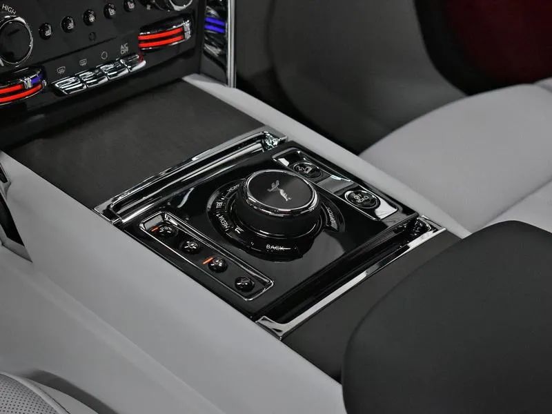 Rolls-Royce Cullinan 6.7 V12 Aut., foto 16 de 19
