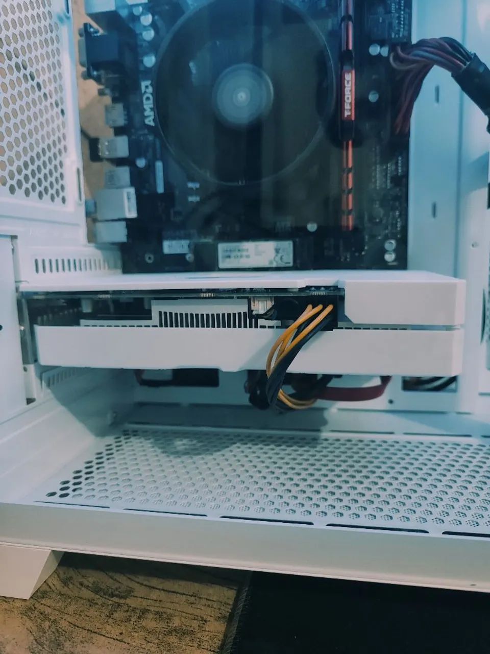Placa de vídeo RX6500xt 4gb branca - Foto 2