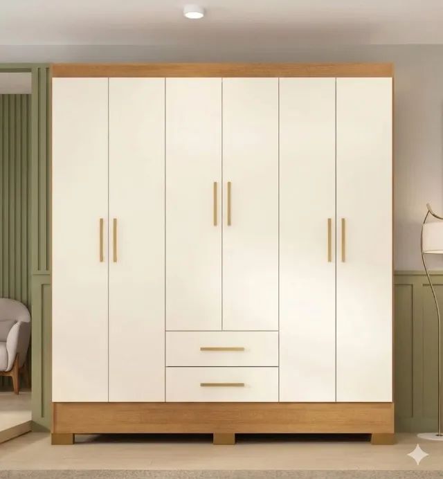 Guarda roupa casal com 6 portas 