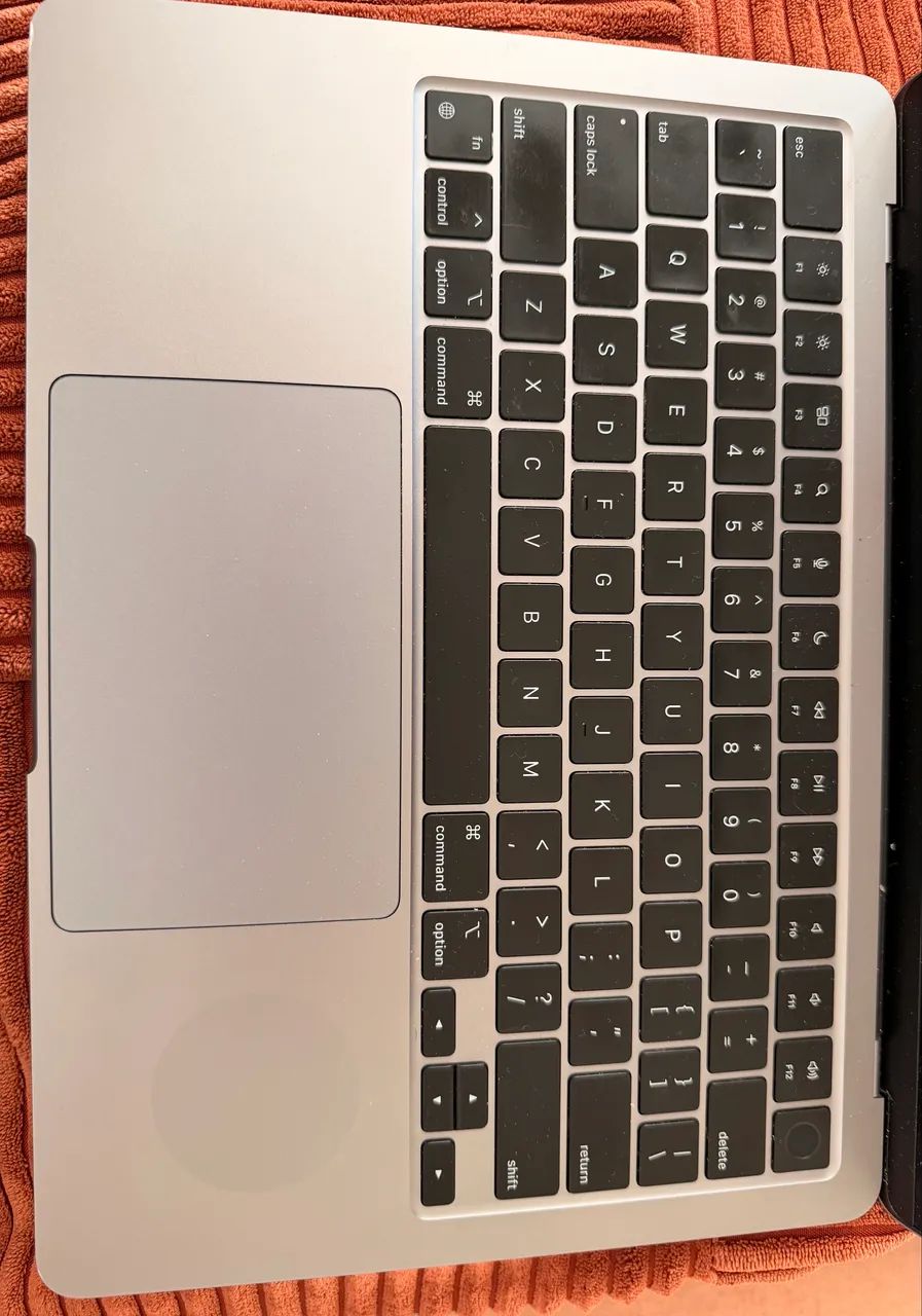 MacBook Air M2 2022 13,6? 8GB 256GB - Bateria 226 ciclos