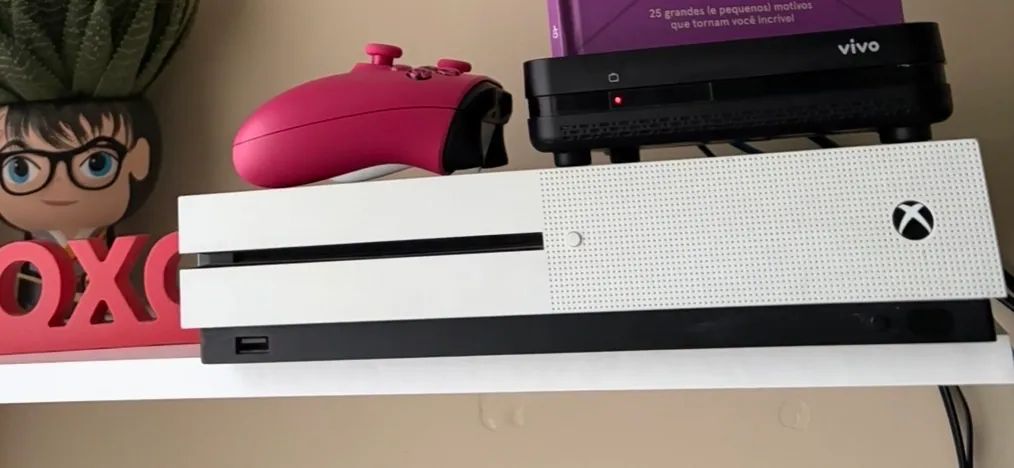 XBOX ONE S - 1TB com controle  - Foto 4