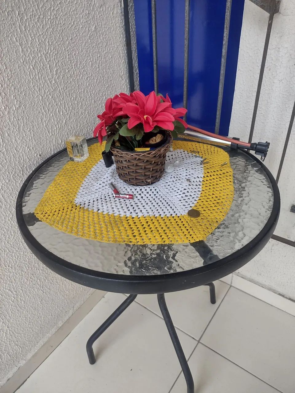Vendo uma mesinha de varanda