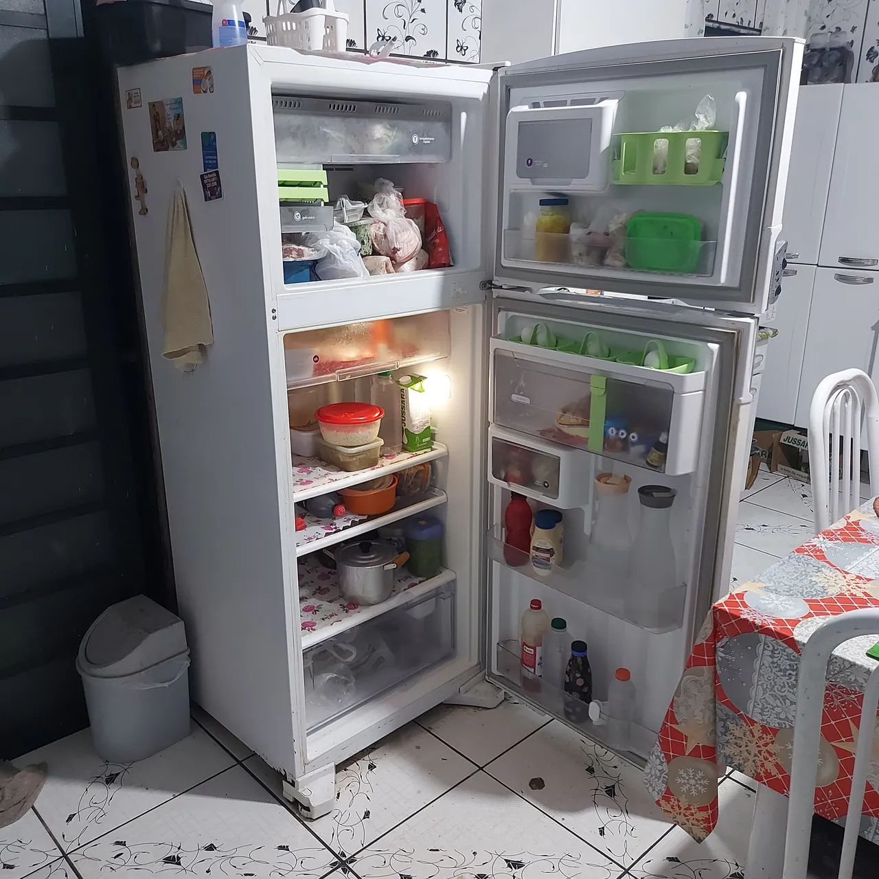 Geladeira consul semi nova e Freezer   - Foto 3