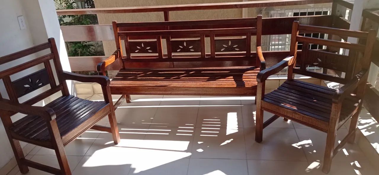 Conjunto de banco de madeira maciça 5 lugares