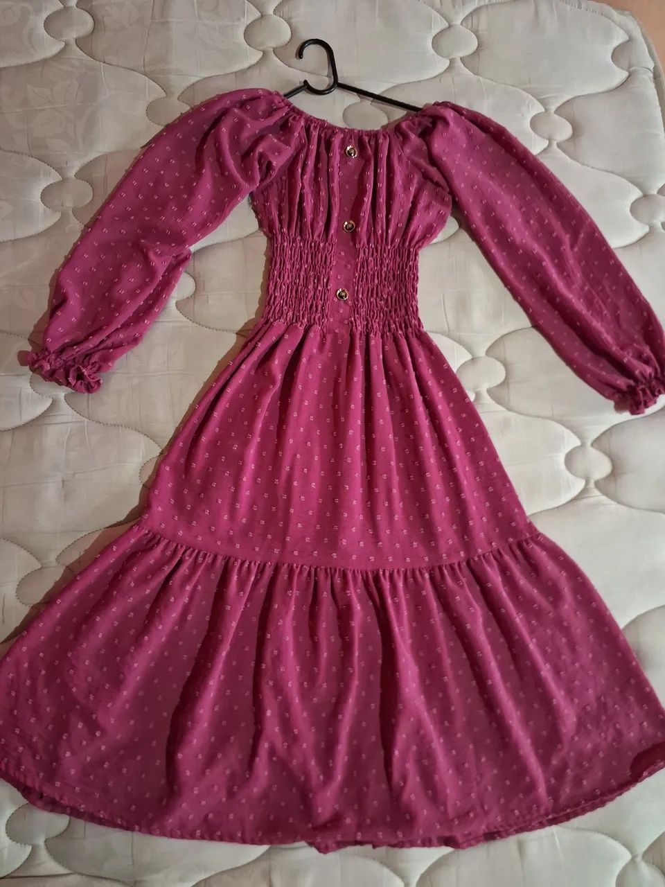 Vendo vestido novo de manga comprida