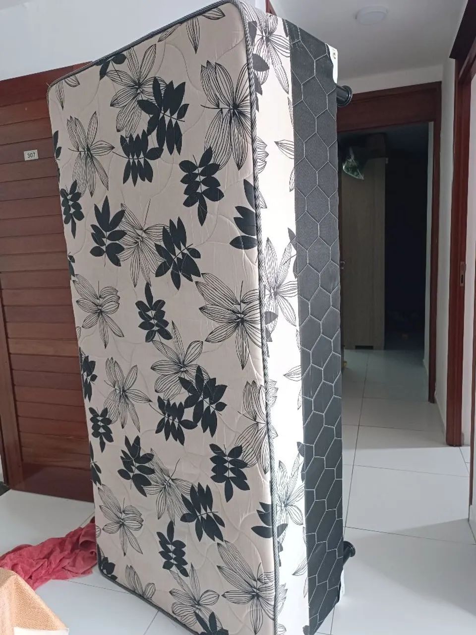 Cama de solteirão topázio com molas 