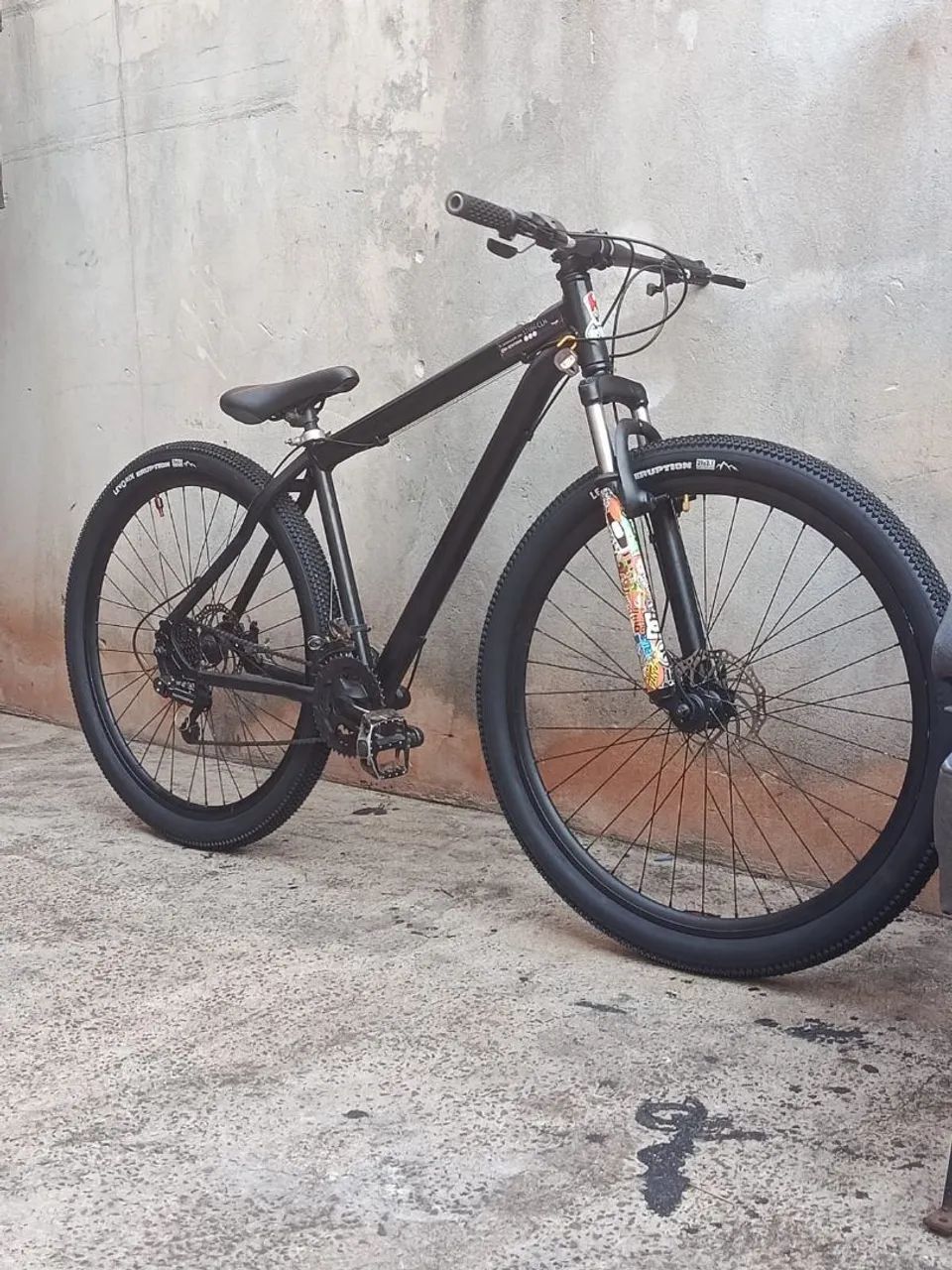 Vende-se bicicleta aro 29 precisa de arrumar duas coisas  - Foto 3