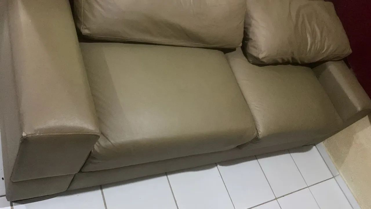 Vendo sofá semi novo retrátil   - Foto 2