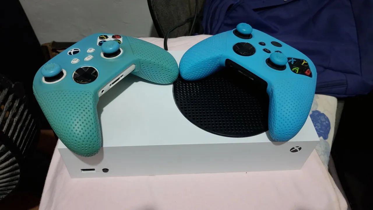 Xbox Séries S Novíssimo com 2 controles