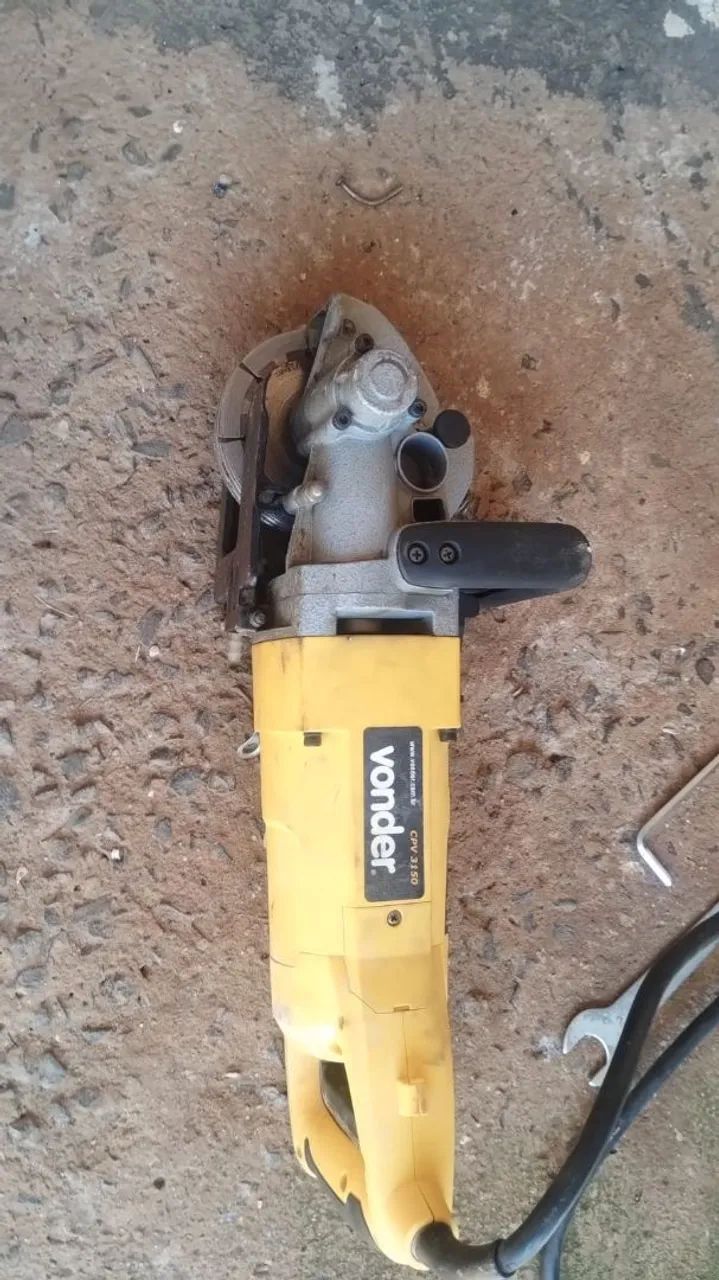 Maquina de cortar parede