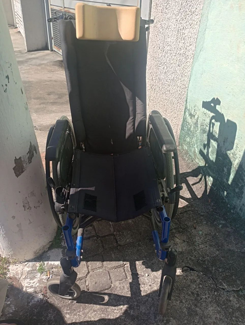Cadeira de rodas usada