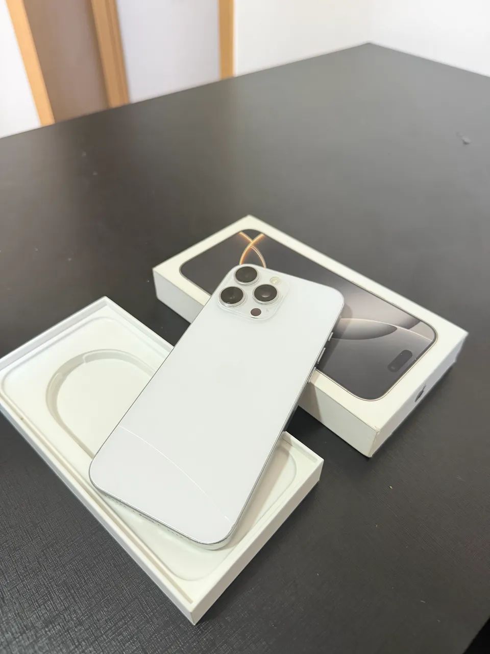 IPhone 16 pro MAX 256 GB bateria 96% 
