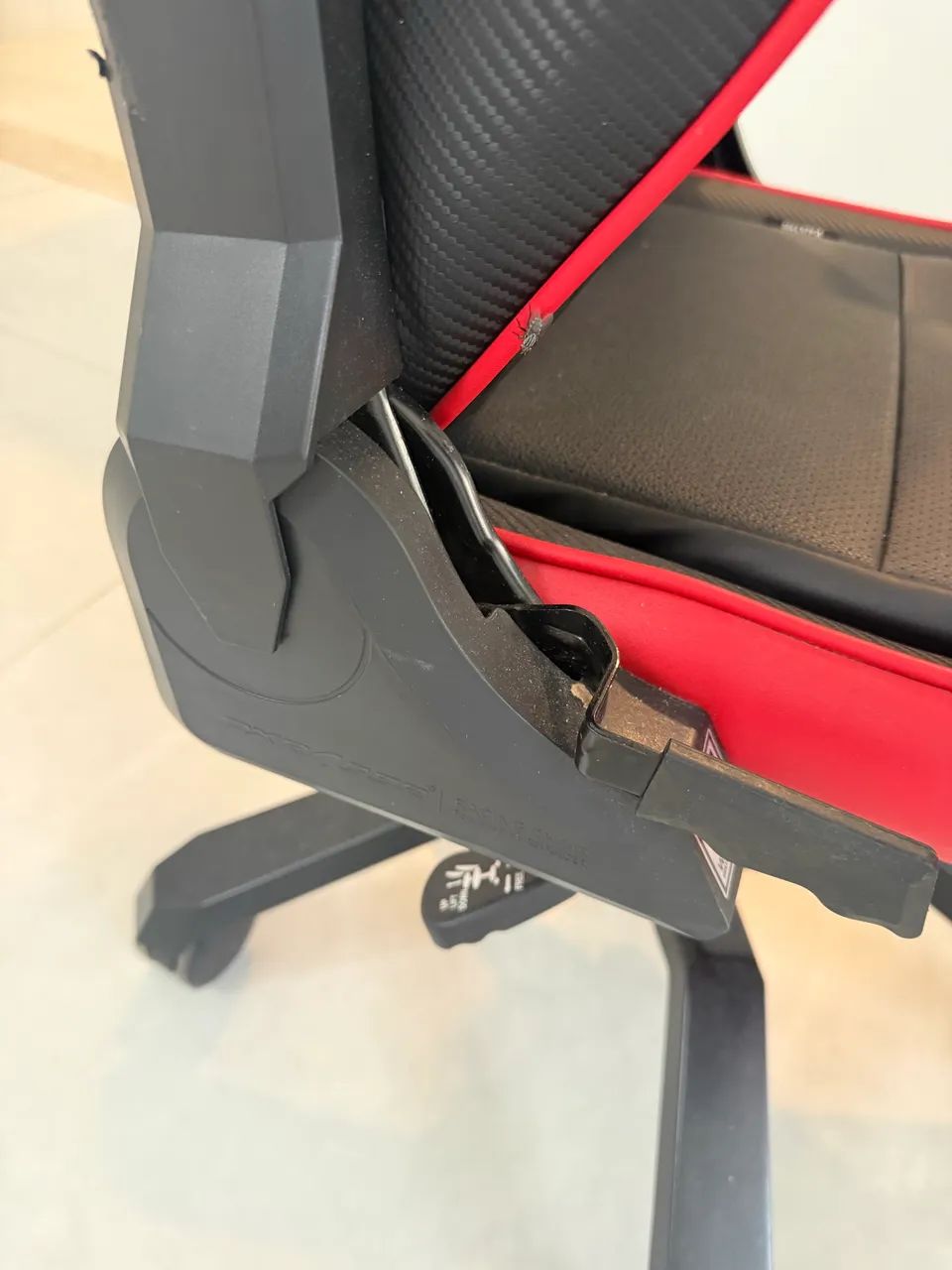 Cadeira Gamer DXRacer Valkyrie - Preta e Vermelha - Foto 5