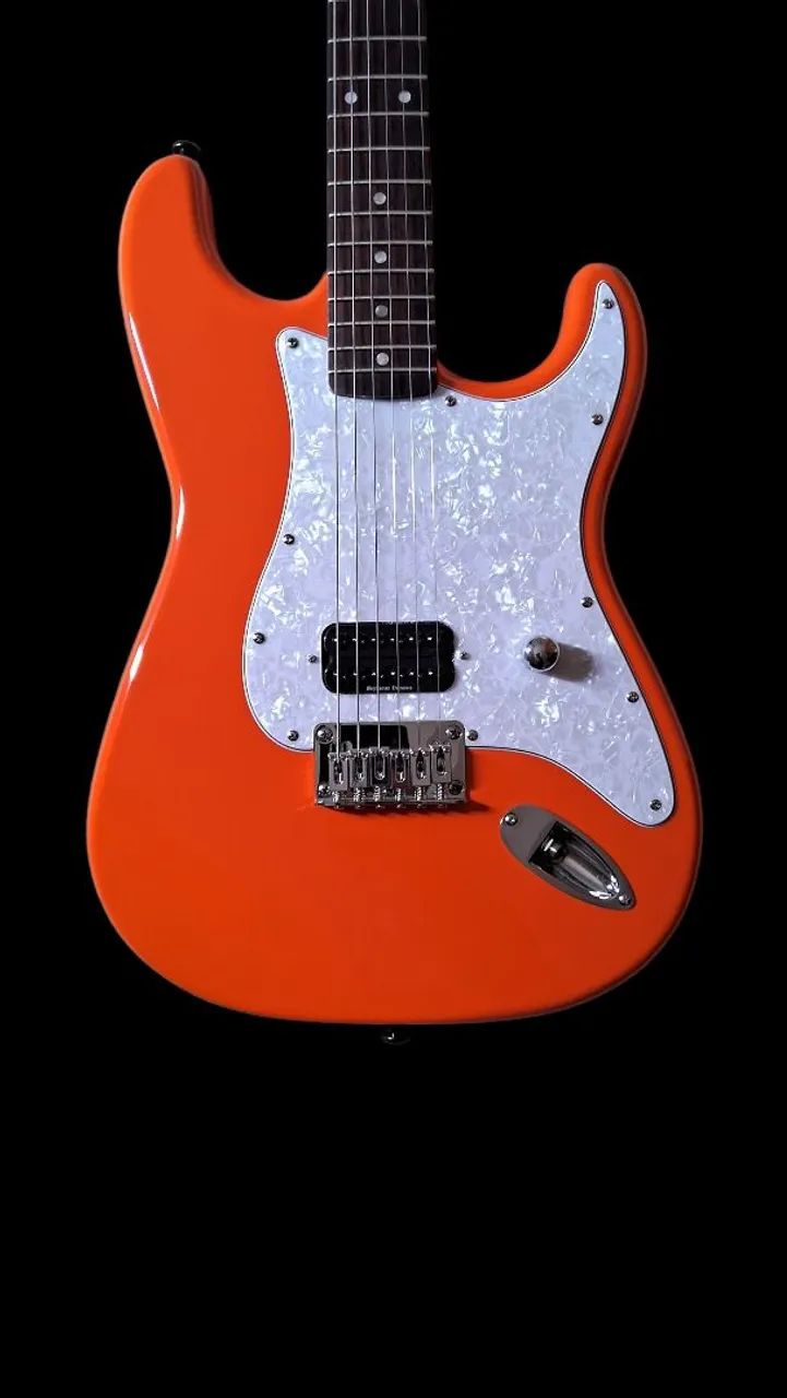 Squier Stratocaster Tom Delonge Custom