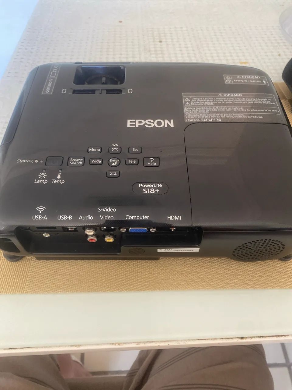 Vendo retroprojetor Epson modelo H552A