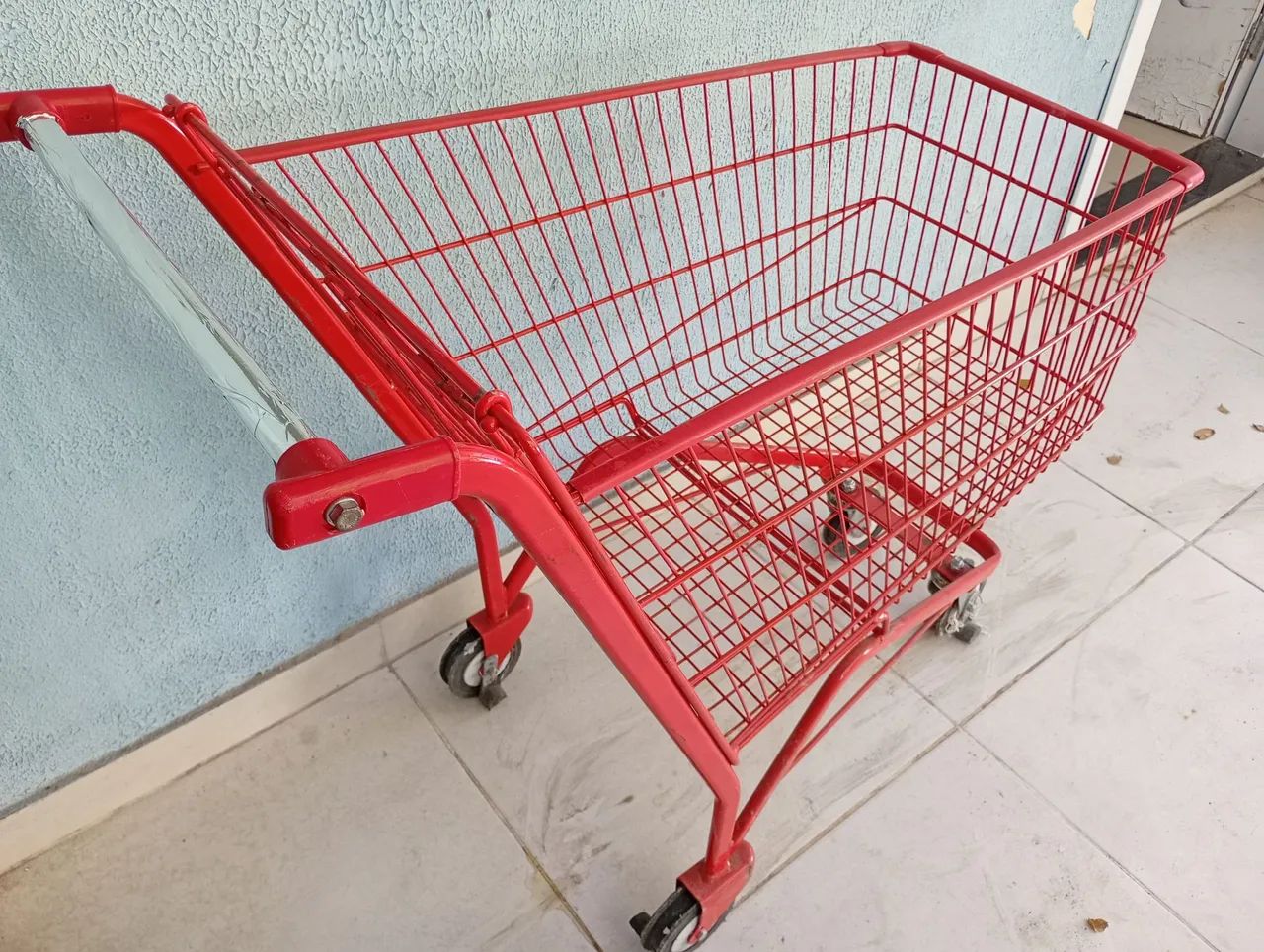 Carrinho de Supermercado à Venda - Foto 2