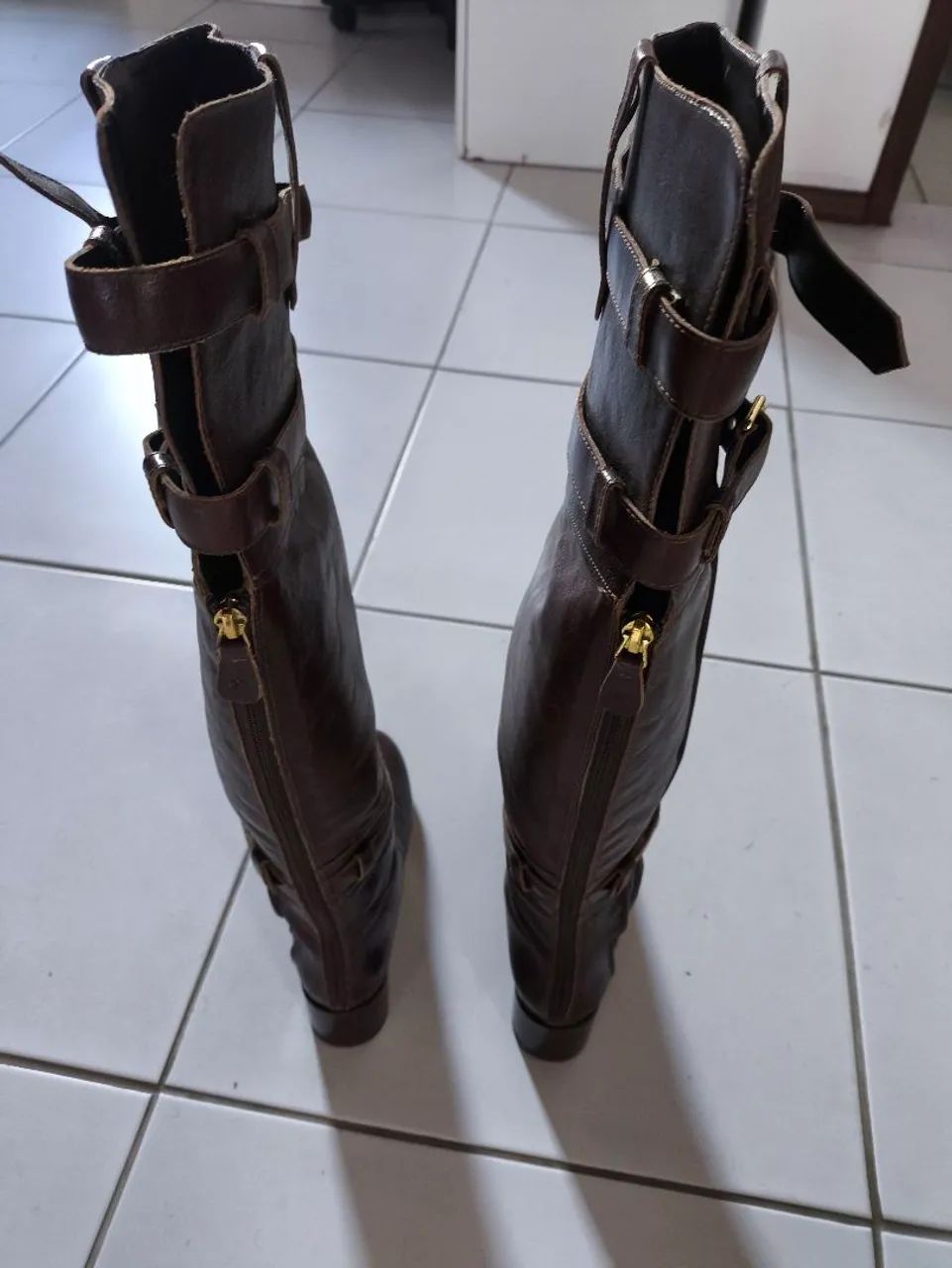 Bota de couro legítimo, estilo montaria Raphaela Booz - Foto 3