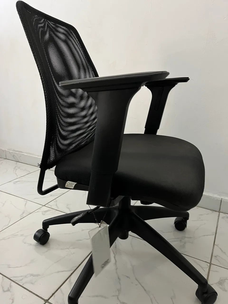 Cadeira Ergonômica OMP Brasil Mesh Preta Excelente Estado - Foto 3