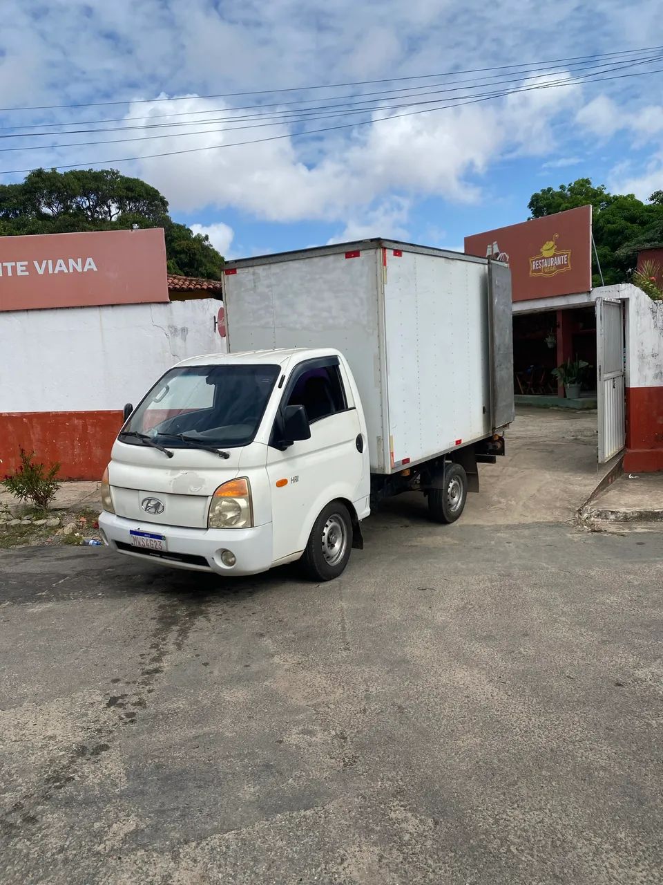 Caminhão hr para locação 